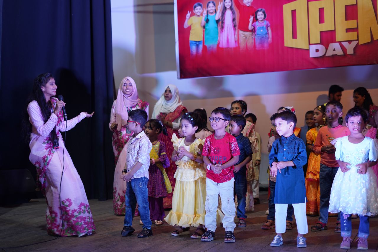 Kids' English classroom moment