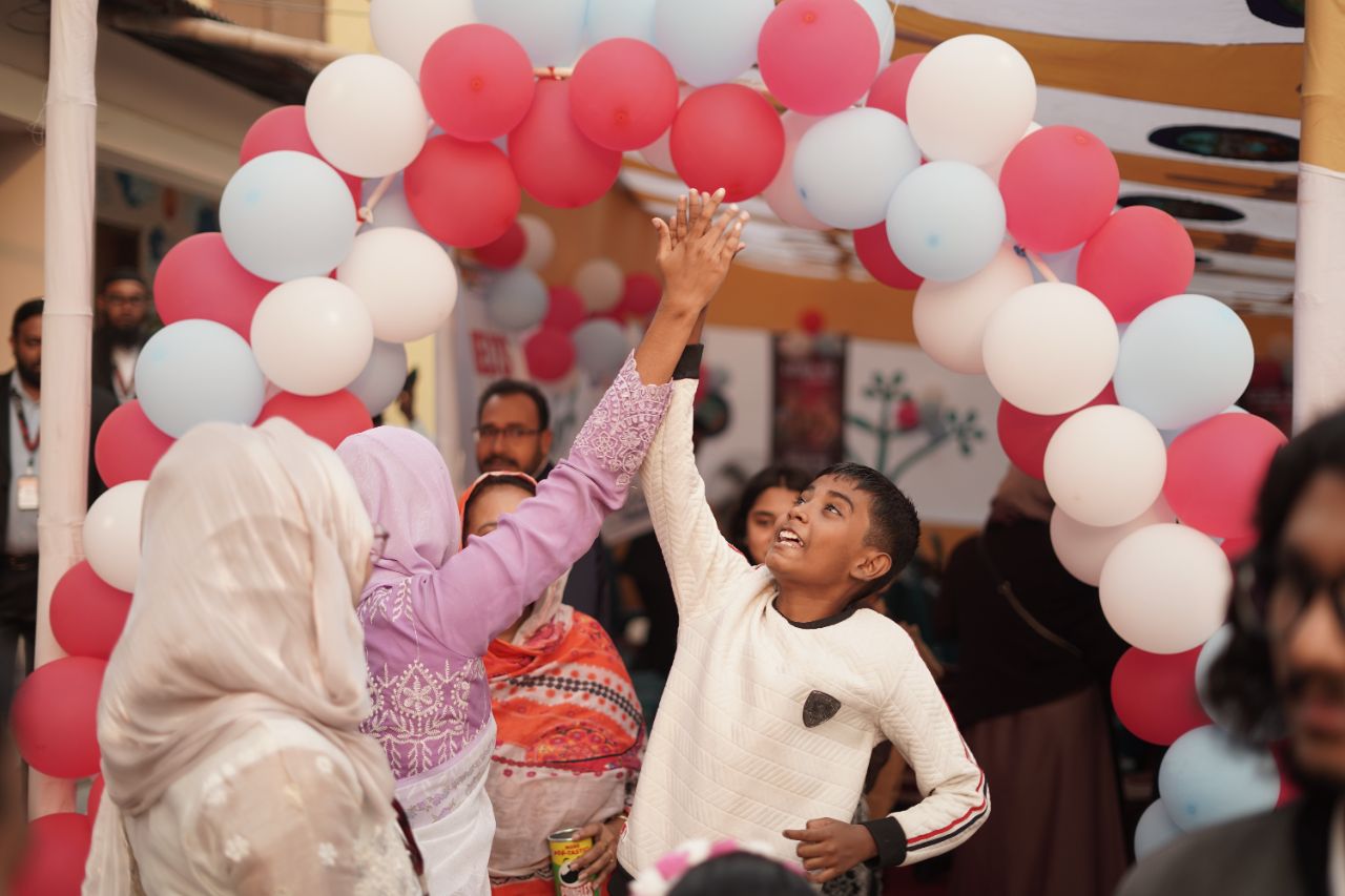 Kids' English classroom moment