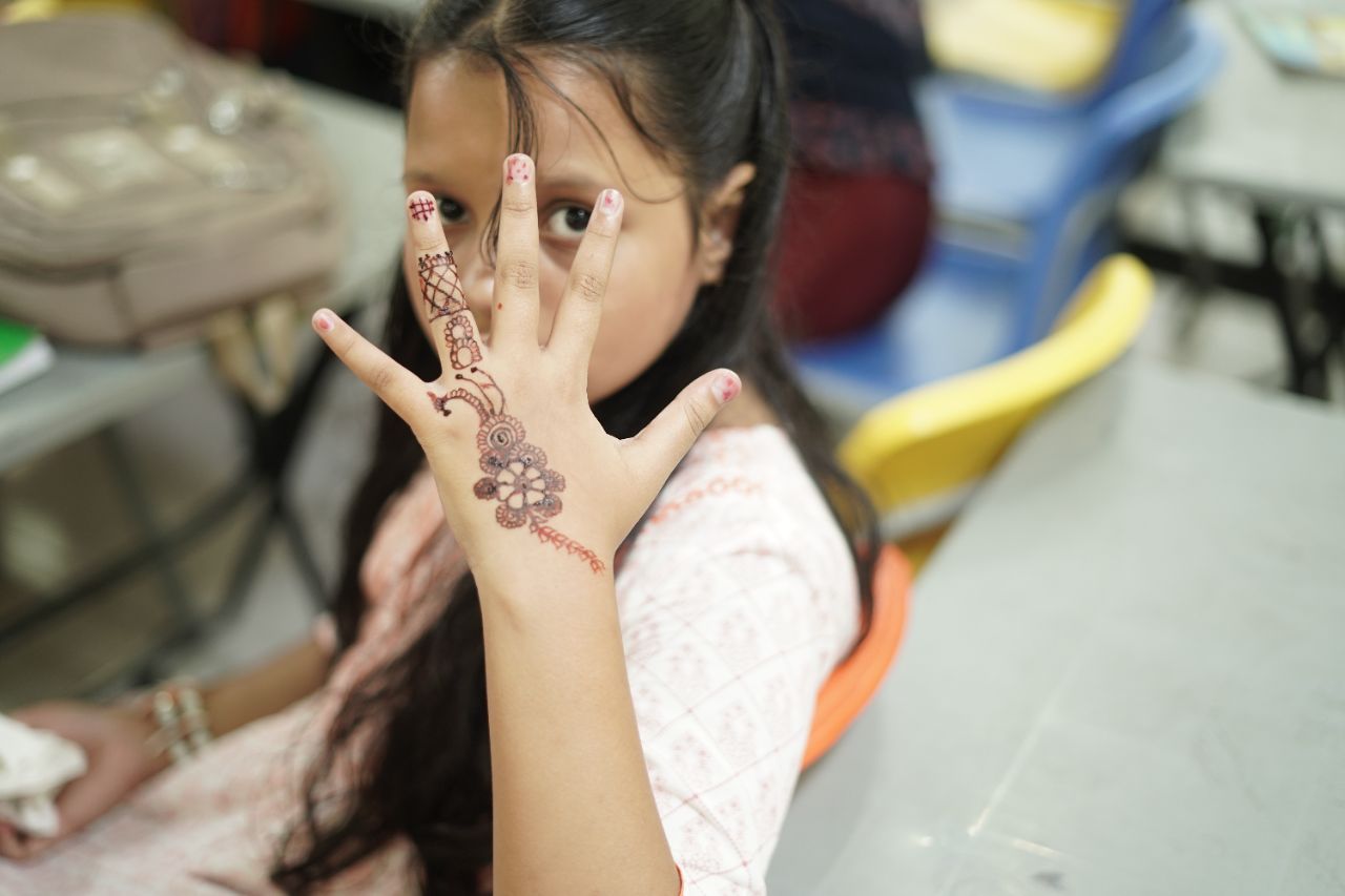 Kids' English classroom moment